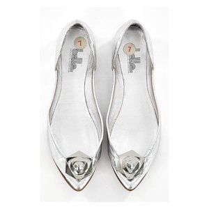 Metallic Silver Pointed Toe Ballet Flats with Geometric Accent